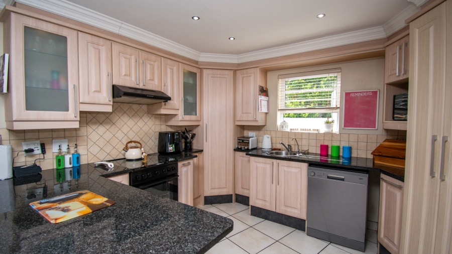 3 Bedroom Property for Sale in Jeffreys Bay Central Eastern Cape